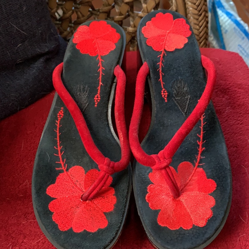 Handcrafted suede and wood platform sandals 6 - Picture 5 of 5